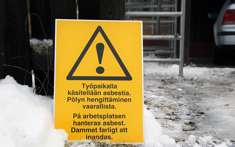 Asbestipurku - Varttikaton purku – Varoituskyltti – Eliittikatot
